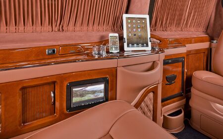 KLASSEN VIP VAN MVD 9003