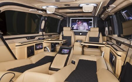 KLASSEN VIP VAN MVD 9007