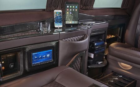 KLASSEN VIP VAN MVD 9032