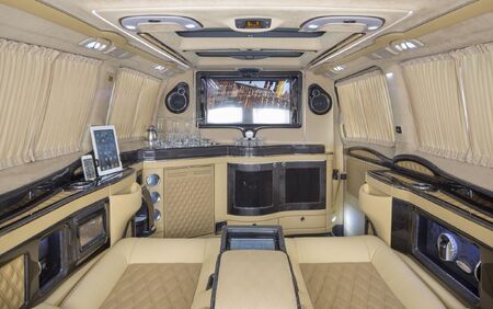 KLASSEN VIP VAN MVD 9000