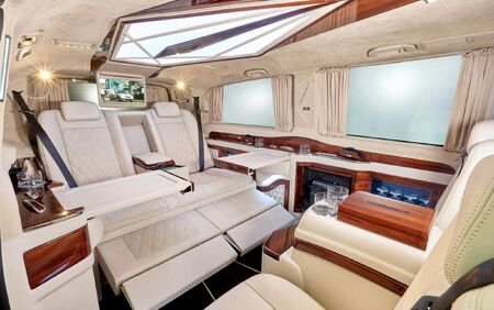 KLASSEN VIP VAN MVD 9053