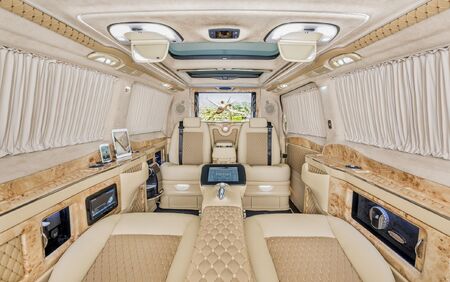 KLASSEN VIP VAN MVD 9020