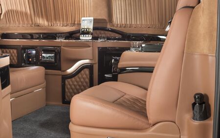 KLASSEN VIP VAN MVD 9012