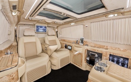 KLASSEN VIP VAN MVD 9020