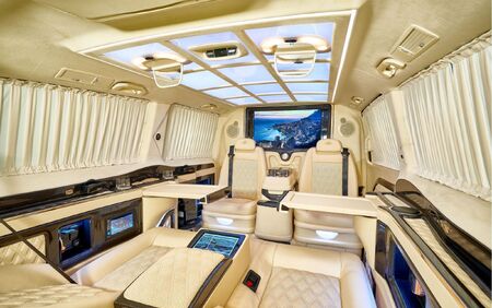 KLASSEN VIP VAN MVD 9050