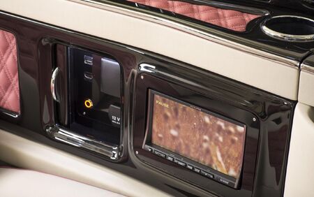 KLASSEN VIP VAN MVD 9002