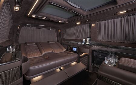 KLASSEN VIP VAN MVD 9032