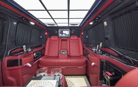 KLASSEN VIP VAN MVD 9014