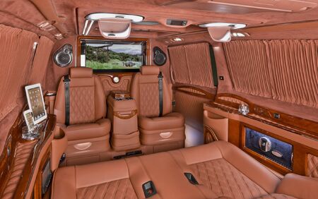 KLASSEN VIP VAN MVD 9003