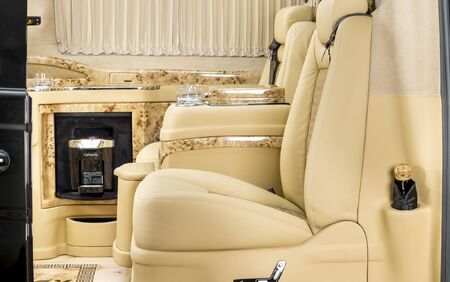 KLASSEN VIP VAN MVD 9013