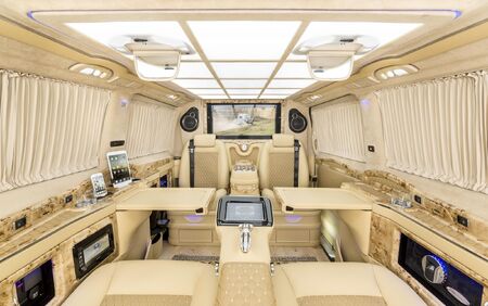 KLASSEN VIP VAN MVD 9013