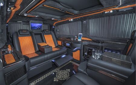 KLASSEN VIP VAN MVD 9022