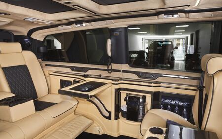 KLASSEN VIP VAN MVD 9007