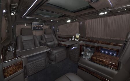 KLASSEN VIP VAN MVD 9018