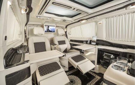 KLASSEN VIP VAN MVD 9015