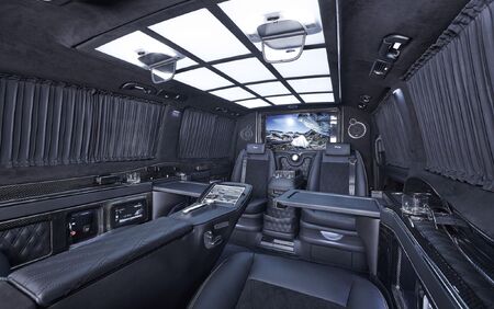 KLASSEN VIP VAN MVD 9031