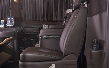 KLASSEN VIP VAN MVD 9032