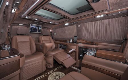 KLASSEN VIP VAN MVD 9019