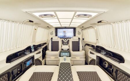 KLASSEN VIP VAN MVD 9028