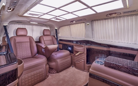 KLASSEN VIP VAN MVD 9036