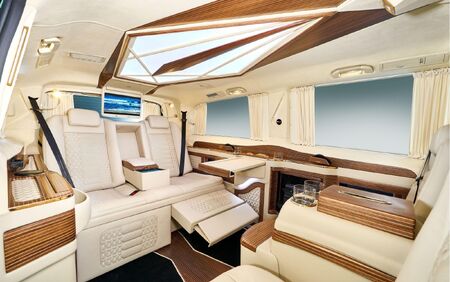 KLASSEN VIP VAN MVD 9051