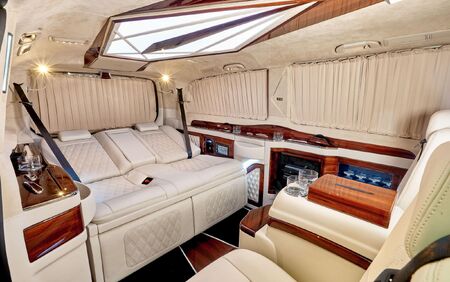 KLASSEN VIP VAN MVD 9053