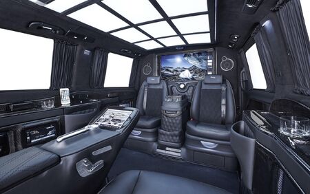 KLASSEN VIP VAN MVD 9031