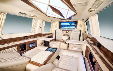 KLASSEN VIP VAN MVD 9051