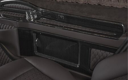 KLASSEN VIP VAN MVD 9021