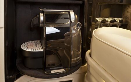 KLASSEN VIP VAN MVD 9001