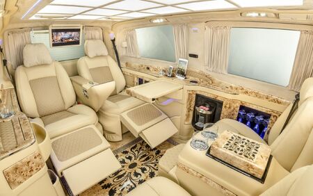 KLASSEN VIP VAN MVD 9013