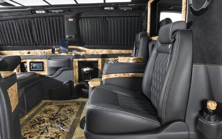 KLASSEN VIP VAN MVD 9011