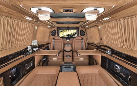 KLASSEN VIP VAN MVD 9017