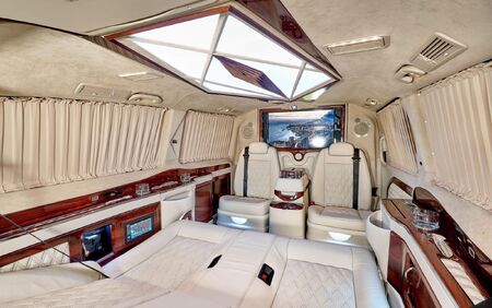 KLASSEN VIP VAN MVD 9053