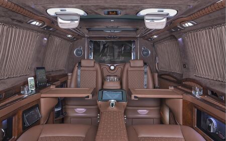 KLASSEN VIP VAN MVD 9019