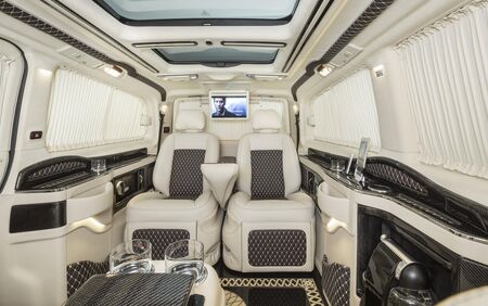 KLASSEN VIP VAN MVD 9015