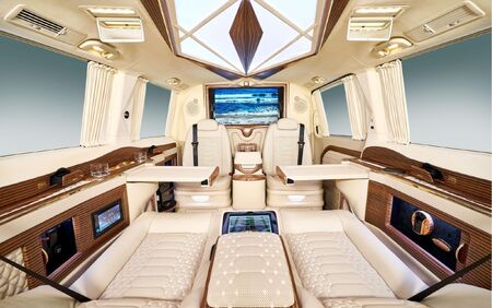 KLASSEN VIP VAN MVD 9051