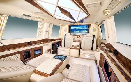 KLASSEN VIP VAN MVD 9051