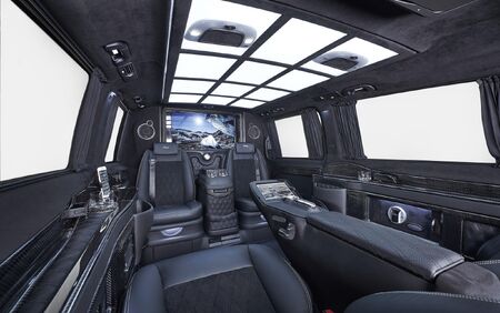 KLASSEN VIP VAN MVD 9031