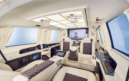 KLASSEN VIP VAN MVD 9028