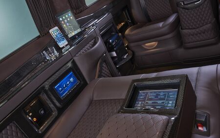 KLASSEN VIP VAN MVD 9032