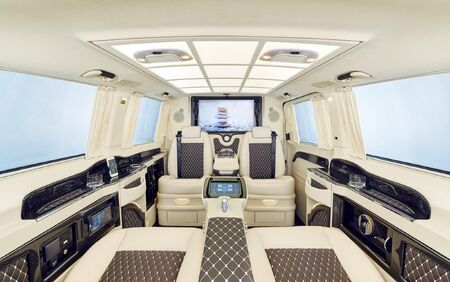 KLASSEN VIP VAN MVD 9028