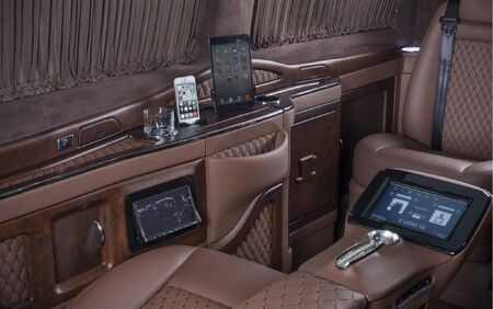 KLASSEN VIP VAN MVD 9019