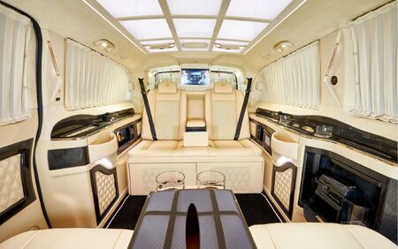 KLASSEN VIP VAN MVD 9050