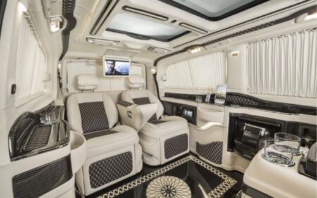 KLASSEN VIP VAN MVD 9015