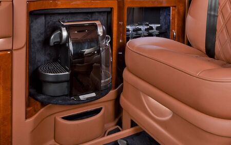 KLASSEN VIP VAN MVD 9003