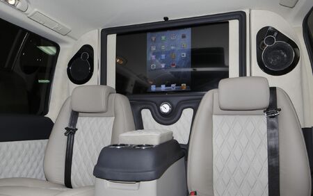 KLASSEN VIP VAN MVD 9005