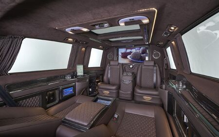 KLASSEN VIP VAN MVD 9032