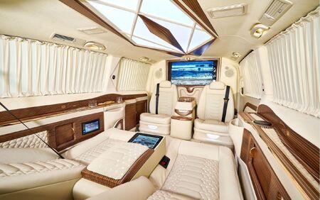 KLASSEN VIP VAN MVD 9051