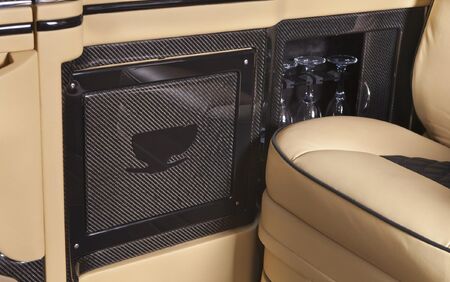 KLASSEN VIP VAN MVD 9007